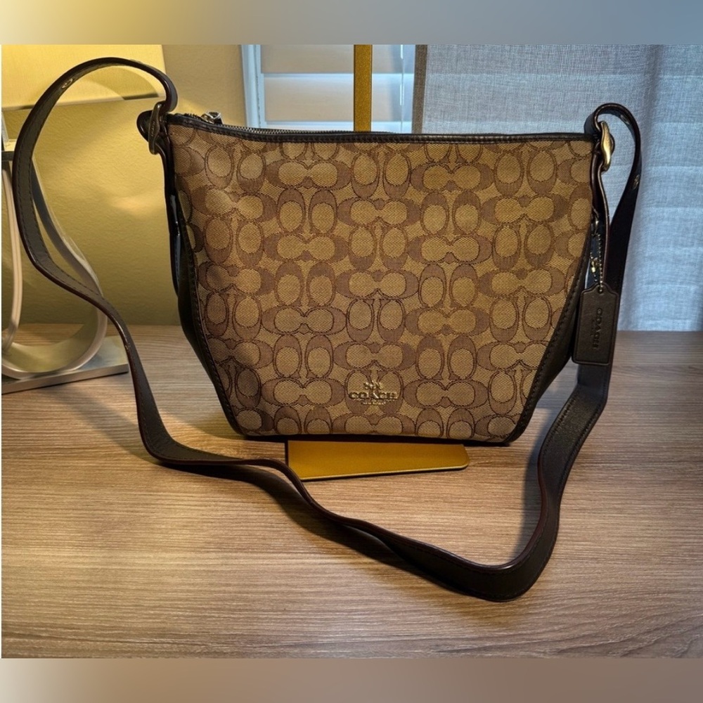 EUC!! Coach Dufflette Adjustable Crossbody